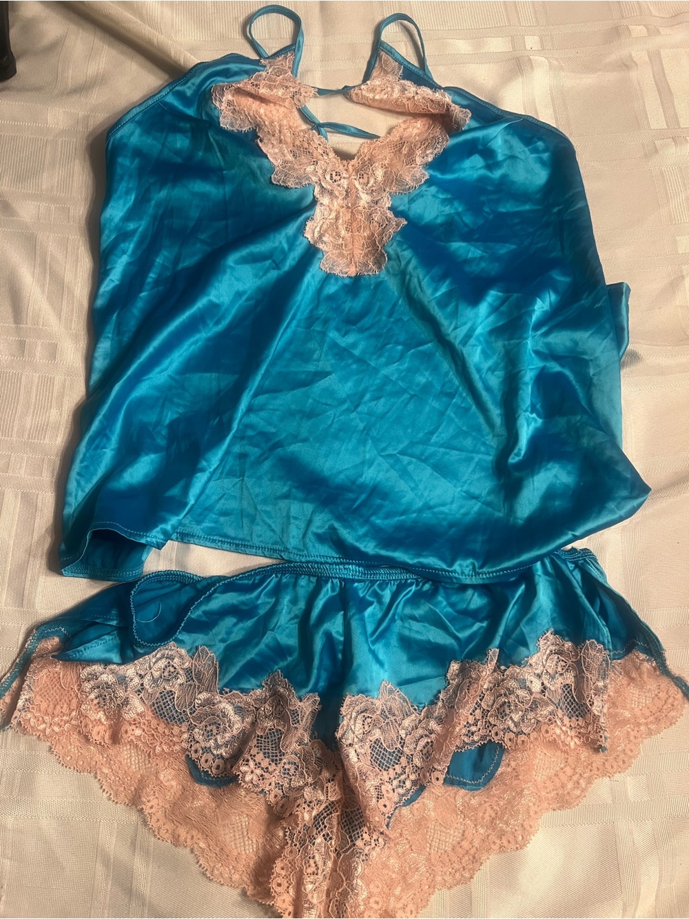 Fredericks of Hollywood lingerie/ sleep set size small- new without tags